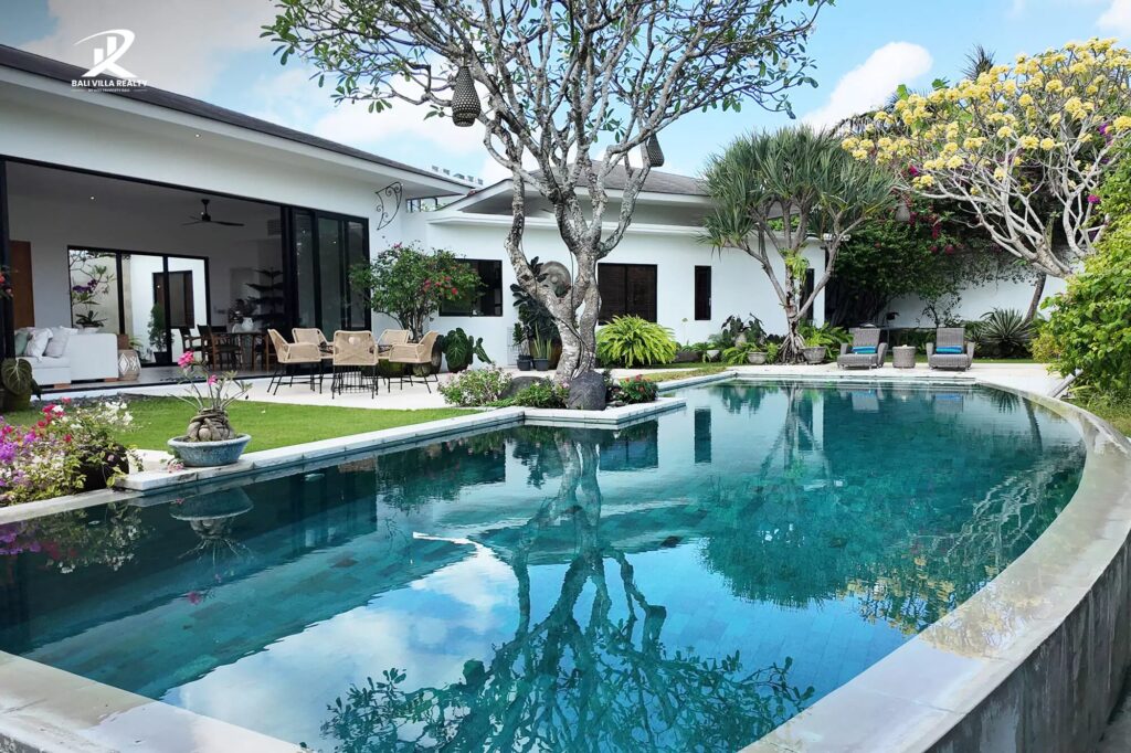 bali villa with swimming pool